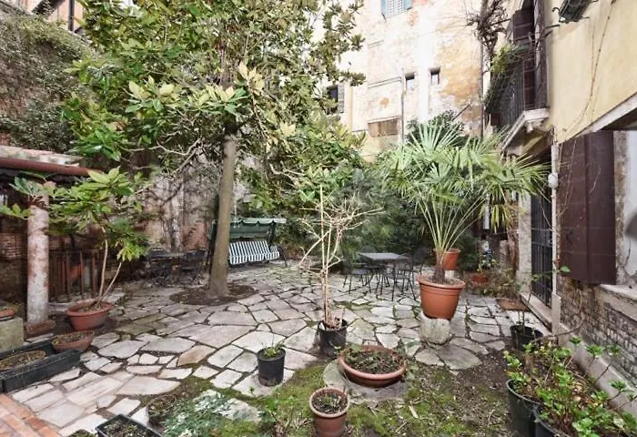 Апартаменты San Marco Garden House *